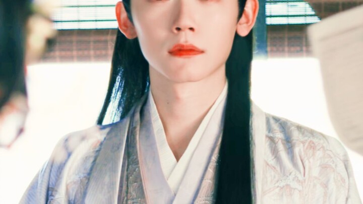 Holy shit! So it’s true what the novel says—just flip your bangs and you get a whole new face!!! Now