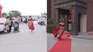 新娘下车当即“百米冲刺”,提起裙角向家狂奔，原因令人哭笑不得