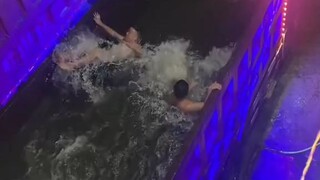 berenang ko di kolam