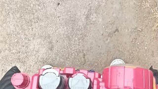 Những ngày mưa là thời điểm tốt nhất để hóa thân thành Kamen Rider