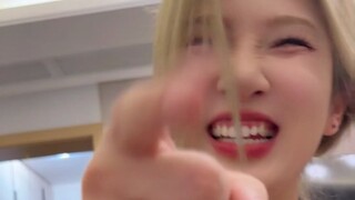 Huyền thoại cô bé xấu xí
