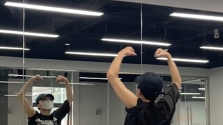 ENHYPEN-ParadoXXX Invasion slow motion (I took it but forgot to post it)