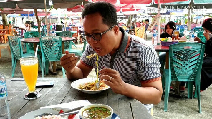 MAKAN SOTO PADANG DAN GADO-GADO I Kuliner Kota Padang