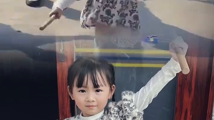 A five-year-old girl from Chaoshan confidently danced the Yingge dance and became an Internet sensat