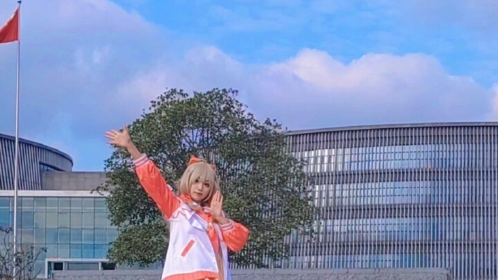 Super sensitive ♥Jiaran cosplay♥Autistic dance in front of NTU library