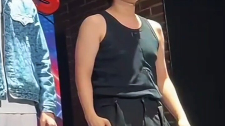 Lao Gao dan Yue Zi ini lagi berlatih atau malah tambah gemuk nih (bukanlah)!