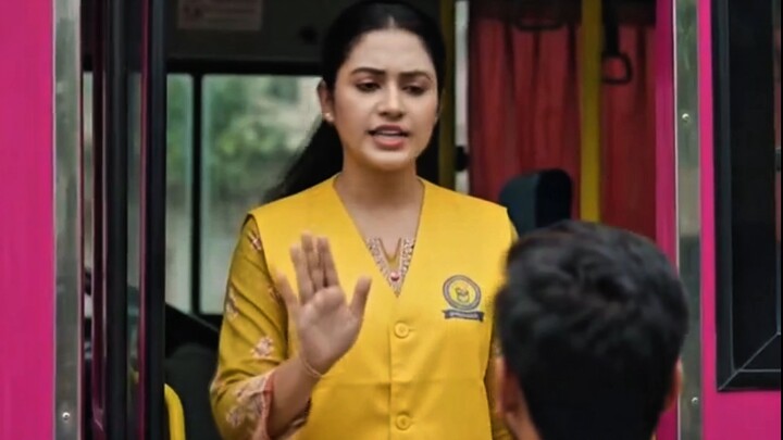 bilibili.tv বাস থামাও আমি গোলাপি বাসে উঠবো 💗 #bbshort #babu25