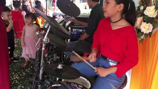 Chuyện Tình Không Dĩ Vãng Cô Gái Với Giọng Hát Ngọt Ngào Mọi Người Sẽ Thích - Drum Ni Ni