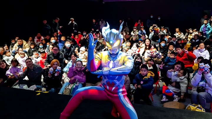 My family, I came to see the Ultraman Zero 15th Anniversary Exhibition! Share the wonderful content 