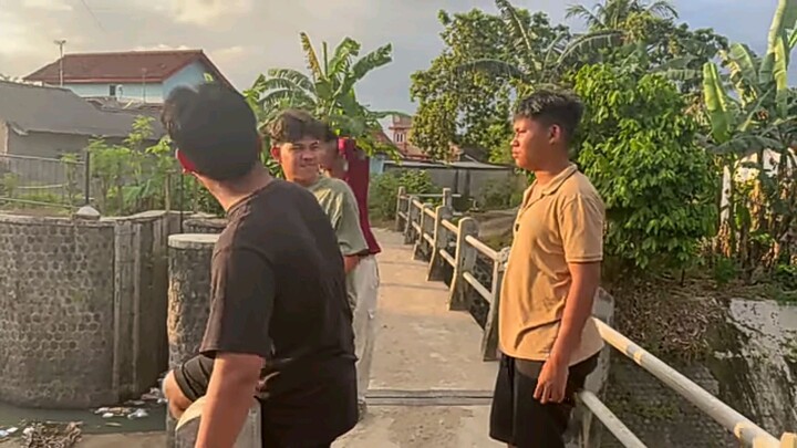 gabut ini video omped yang takut ketinggian