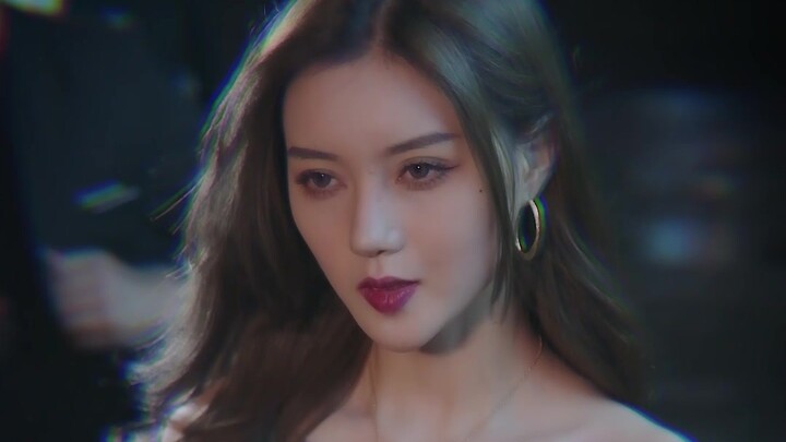 [Phim ngắn] “Cứ bỏ kính ra là toát lên khí chất phản diện phết đấy”