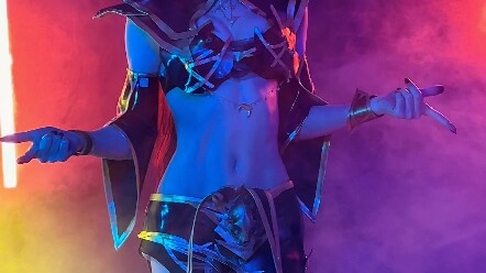 At the request of Chinese fans, Dark Elf cos