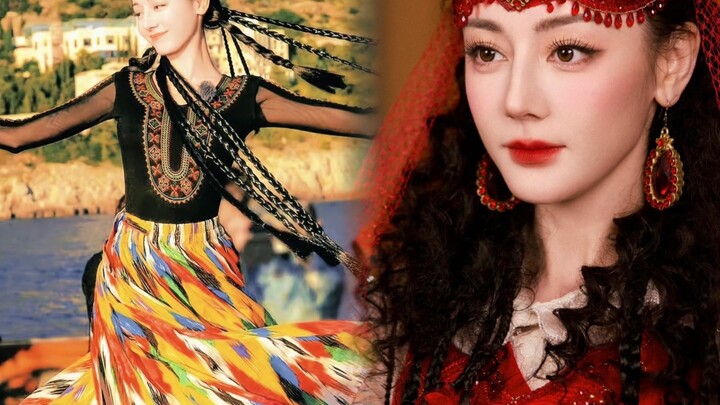 Dilireba's two Xinjiang dance styles, each with its own unique style, are extremely beautiful!!!