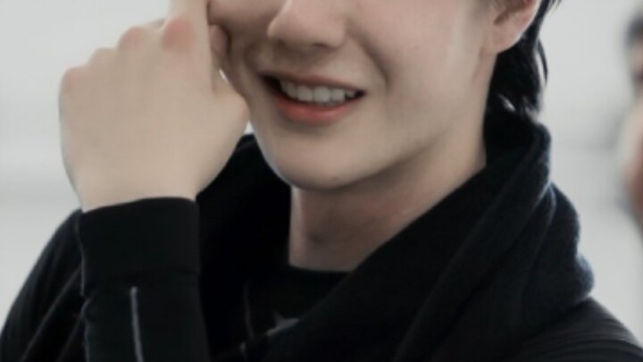 หน้าสดยังสวยกว่าแต่งหน้าอีก!! หน้าตาขาวใสแต่เต็มไปด้วยเสน่ห์แบบผู้ชายแท้ ถ้าชอบก็ทำให้สุด ไม่หลงระเร