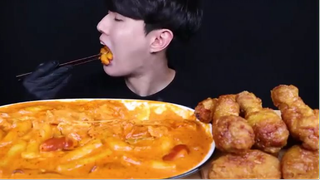 mukbang tokbokki và gà rán #amthuc #monngon