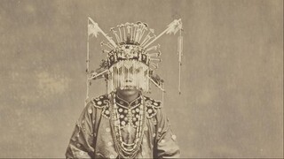 一张100年前的照片中的新疆维吾尔族人 香港，中国船只和英国战舰，篮子制造商，慈善口粮，