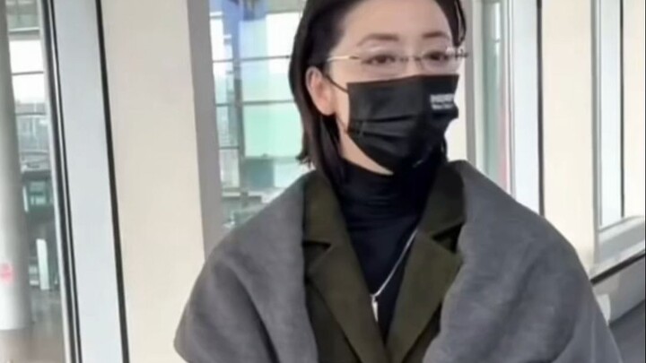 Begini caranya nge-fans? Ketua kesejahteraan, aku gak enak banget nih!