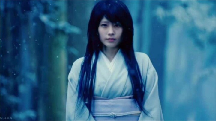 Trong “Rurouni Kenshin”, Yukishiro Tomoe chỉ xuất hiện vỏn vẹn một mùa nhưng đã khiến các nữ chính c