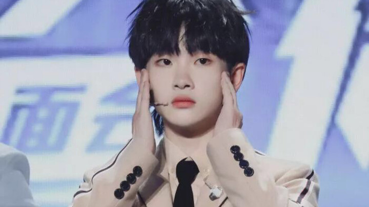 【Zhou Zhennan】Bocah manis ini imut banget pas ngelunjak dan nggemesin!