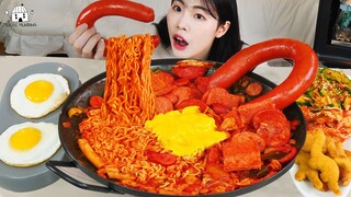 ASMR MUKBANG| 직접 만든 부대볶음 킬바사 소세지 먹방 & 레시피 FRIED CHICKEN AND FIRE NOODLES EATING