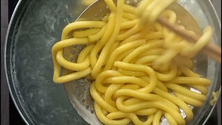 đậu xanh bí đỏ làm bánh canh để một tháng vẫn ngon như thường.