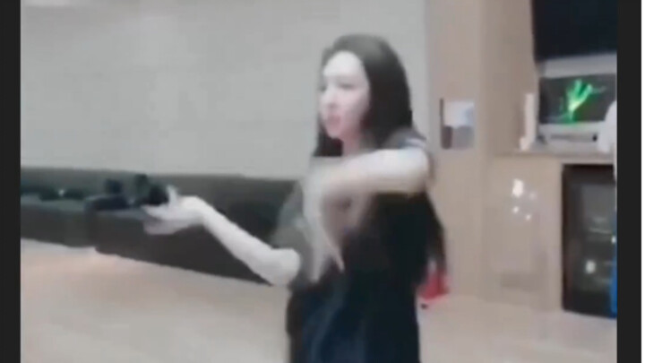 Lin Nayeon setelah minum alkohol menari, lucu sekali