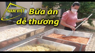 Bữa ăn dễ thương nhất mà mình được thấy - Nam Viet 16