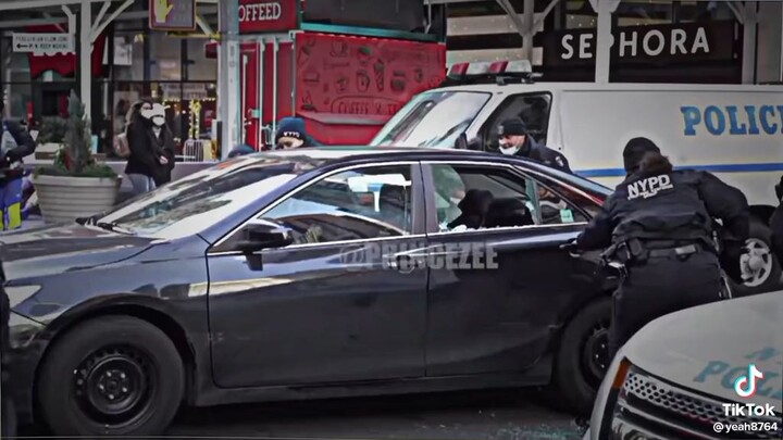 nhìn mà ko muốn dậy luôn á🥲😅😶