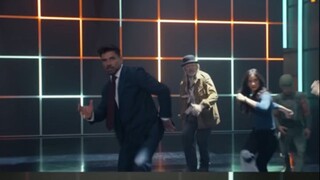 8 bước hướng dẫn bạn nhảy điệu mở đầu mùa 2 của "Người đưa tin hòa bình"