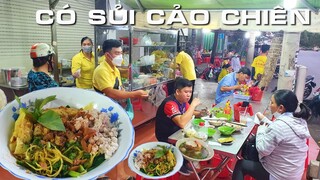 Bất ngờ chủ quán SỦI CẢO MÌ đem ra thêm dĩa HOÀNH THÁNH CHIÊN giòn rụm chấm nước sốt cực ngon.