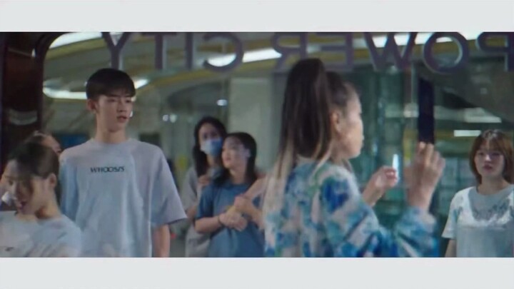 章昊早期舞蹈视频，一直和蓝色衣服很适配呢