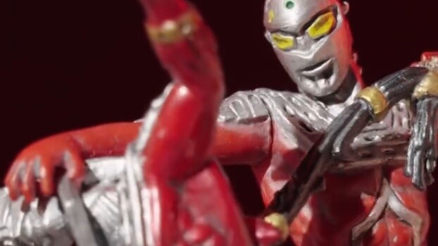 Pernahkah Anda melihat hanggar yang menyimpan Gundam dan memajang Ultraman? [Itu bukan mainan]