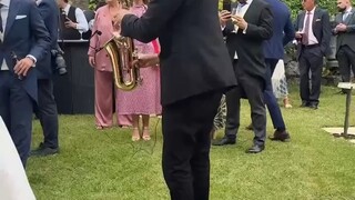 “要努力做个电量很足的人 ” “要不断的 反复的 爱上这个普通的自己”