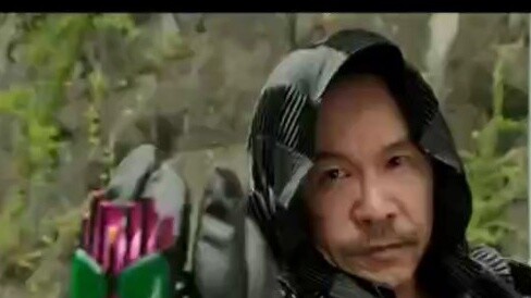 Melihat adegan di Kamen Rider di mana kekuatan Teiko dipinjam dari serial spesial Kamen Rider