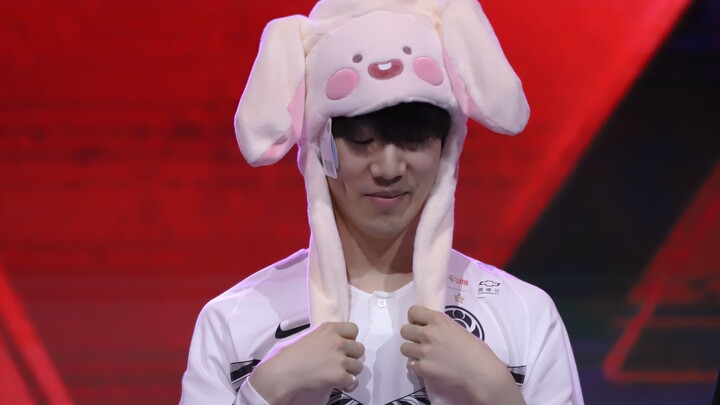 [TheShy] Saat menonton video ini, tolong jangan berguling-guling di tempat tidur