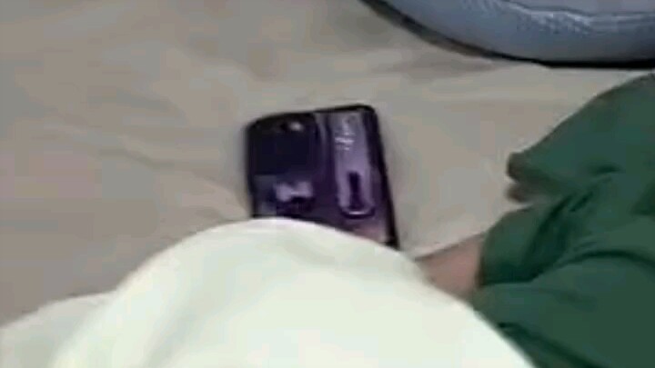 Let’s take a look at how kids used to sneakily play with their phones back in the day.