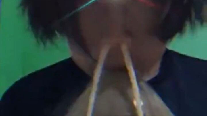 当你尝试用嘴去堵曼妥思与可乐的……