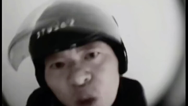 سأوصلك الوجبة للمنزل، فجأة ما عدت جائعًا.