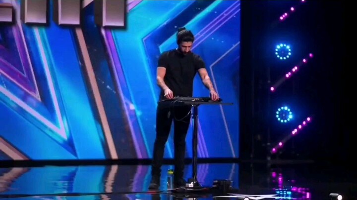 Amazing BeatBoxer Get Golden Buzzer!