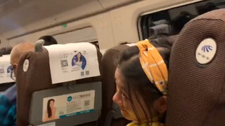 น้องสาว เด็กขี้โวยวายบนรถไฟความเร็วสูง เดี๋ยวนี้ไม่ค่อยมีลูกค้าคนไหนให้คำตอบที่ชัดเจนและตรงไปตรงมาแบ
