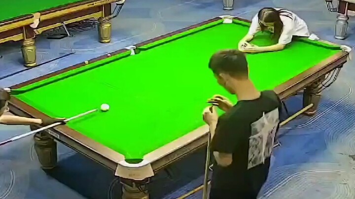 تنظيف الطاولة بضربة واحدة