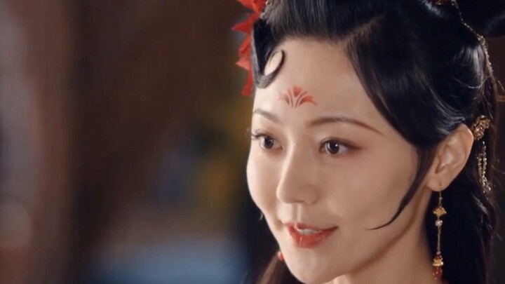 When he looked at the male protagonist, his eyes were provocative, but lackluster. Until he saw the 