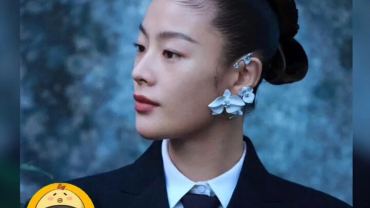 This is #ChenLijun’s first-ever fashion-magazine shoot—just this? So disappointing! #YueOpera
