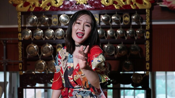 Blazing the stage! The folk music version of Demon Slayer’s “Gurenge” is here with a explosive perfo