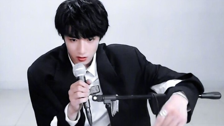 Times Youth League’s Liu Yaowen live-streams covers of EXO and Hwasa’s dances—this 15-year-old弟弟 is 