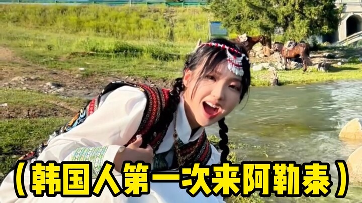 الجنة على الأرض هي هنا! في شينجيانغ من الصعب فعلاً أن تفرق بين اللوحة والواقع! وإضافة إلى ذلك، ملابس