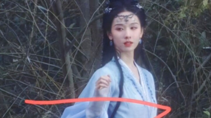 代拍封神的一集 这钱他该赚 郭敬明不行找代拍学学吧 这角度和氛围感给我们陈都灵拍成嫦娥了