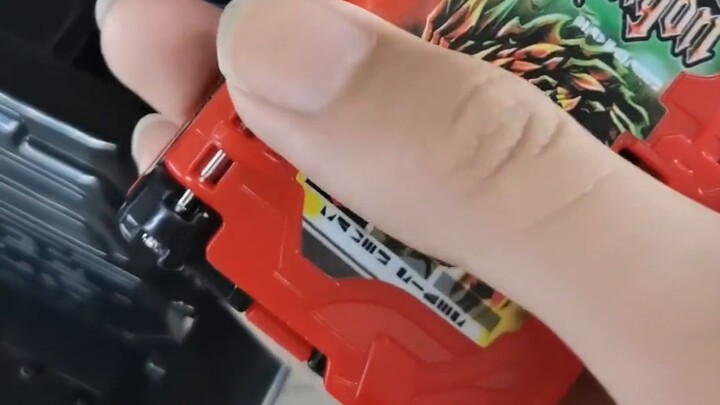 [คำเตือน] เข็มขัดเซเบอร์ละเมิดลิขสิทธิ์ในประเทศได้เข้าสู่ตลาดแล้ว!