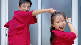 لا أعود إلى المنزل إلا يومًا واحدًا في الأسبوع، لذا بالطبع عليّ أن آخذ أختي للخارج للعب.