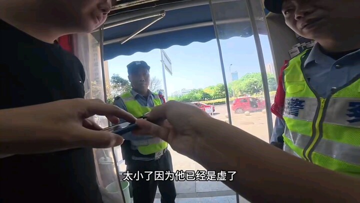 A customer botched a phone repair with cold solder joints; a Chongqing shop diagnosed and fixed it f